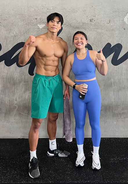 hottakergeneral's tweet photo. @cakesauce her problem is that she is a gym bunny and constantly interact with fit handsome guys all the time, completely distorted her expectations https://t.co/qUyu0SYZOI