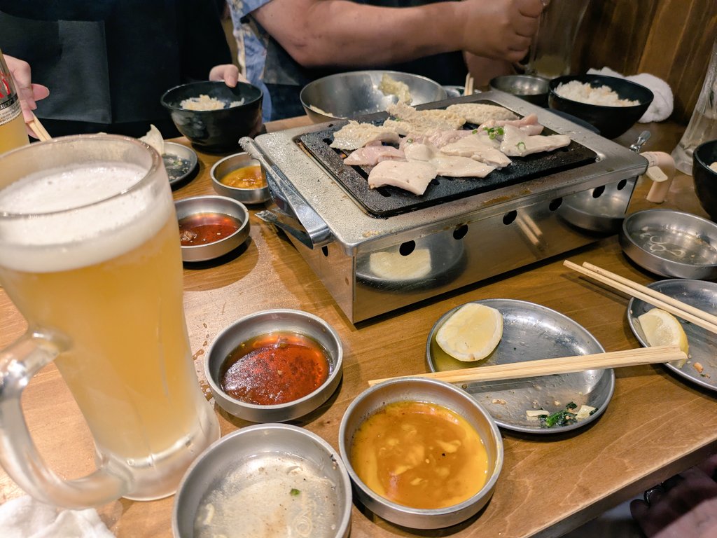 reopeace1's tweet photo. 美味しいお肉は何日連続で食べても良いですからね……！🍖🔥

今日も美味しいお肉を楽しませて頂きました✨
連日で美味いお肉を食べても良いのかな？と自問自答しながらも欲望には勝てませんでした 😂

お誘い頂いたNOVAKさん、ご一緒した皆様ありがとうございました！ https://t.co/V809YlIoon