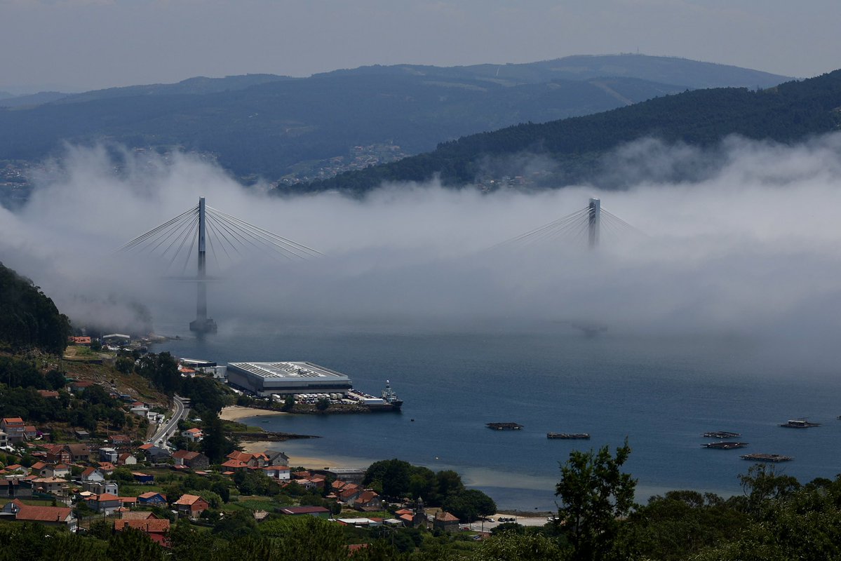 AlbertoSxenick's tweet photo. La niebla nos baja la temperatura en #Vigo https://t.co/pWncRgKGII