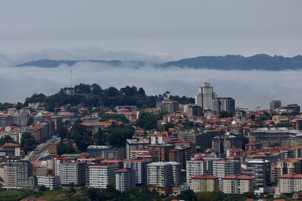 AlbertoSxenick's tweet photo. La niebla nos baja la temperatura en #Vigo https://t.co/pWncRgKGII