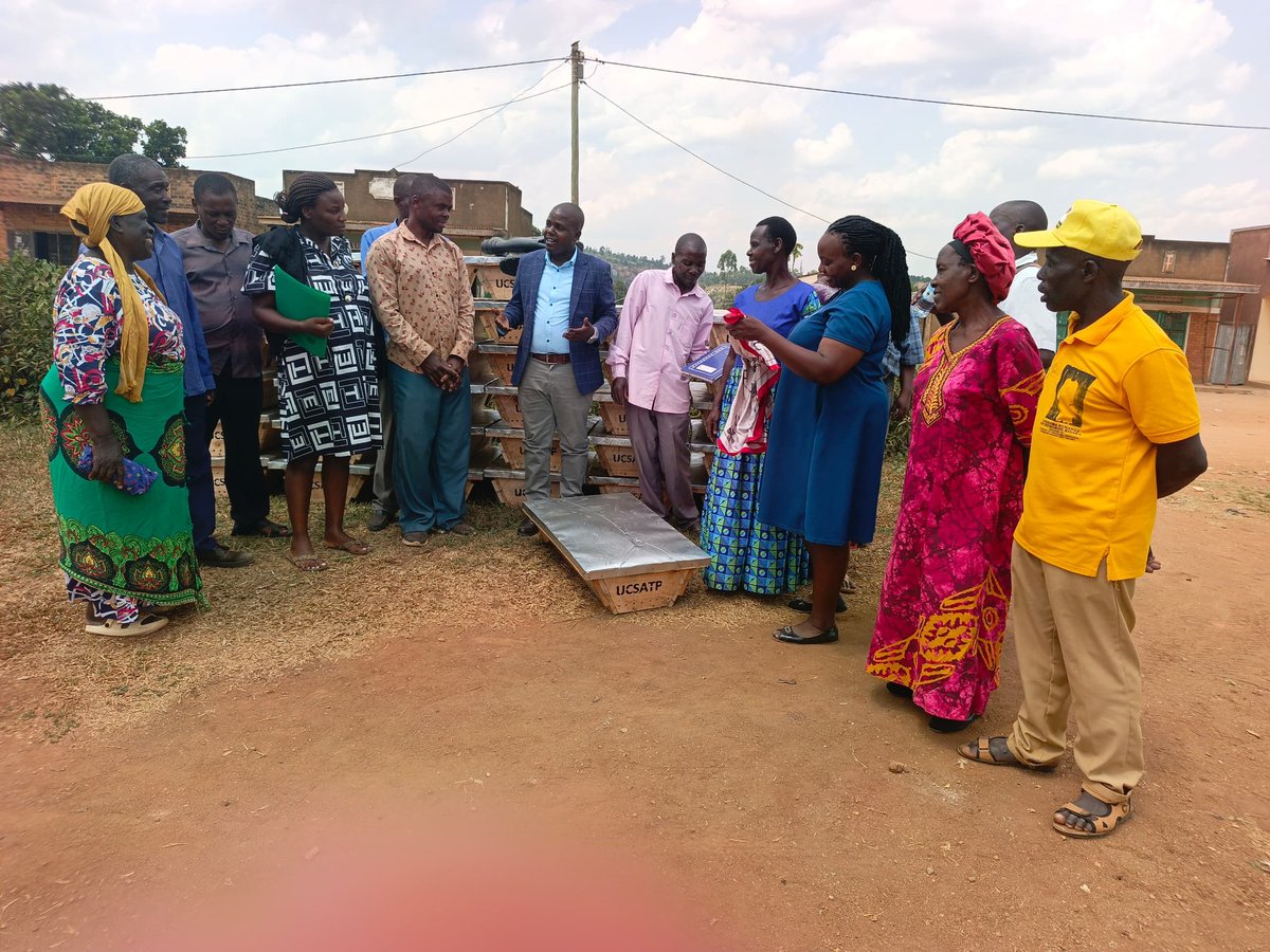 Maaifclf's tweet photo. Through this initiative, the project is promoting beekeeping and Black Soldier Fly rearing as practical climate‑smart enterprises that enhance resilience, boost food security, and create sustainable alternative income streams for farming households. https://t.co/z6BWiuxZn8