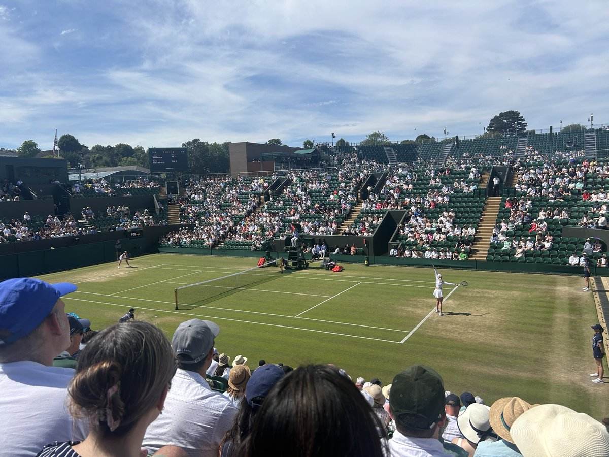 BrookfieldSM3's tweet photo. Wimbledon Tennis 🎾 Court 2 🍓 #WeAreLeo https://t.co/olJqSpj7pp