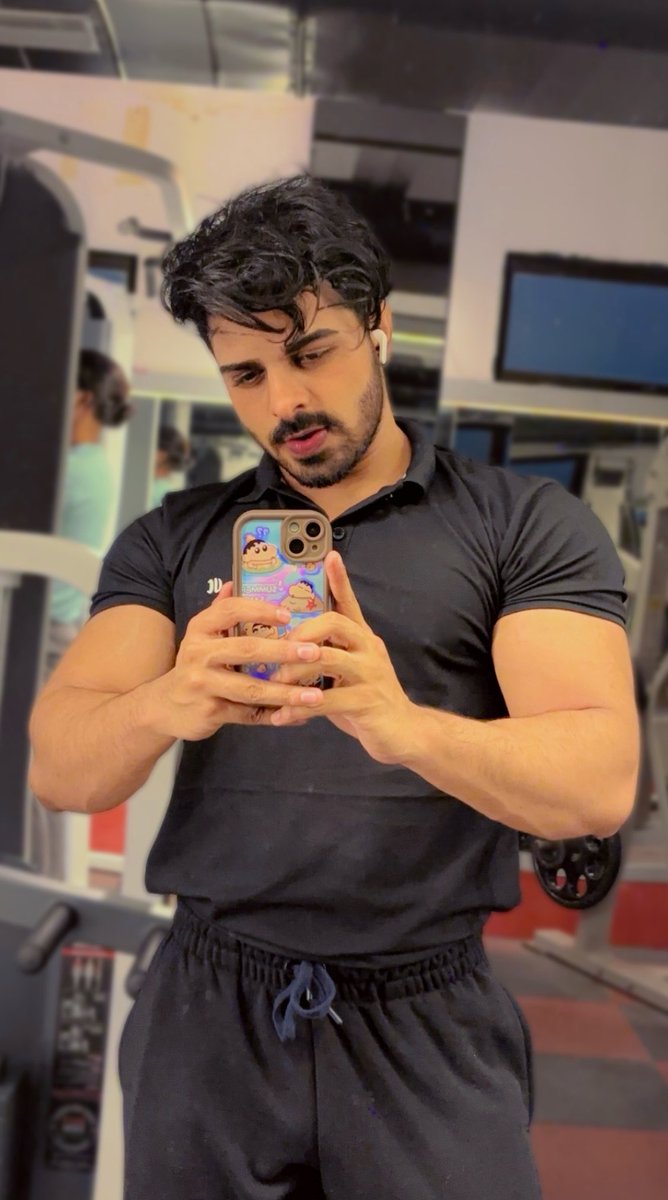 fitzsameer's tweet photo. #Muscles #fitness #india #6Julio #hunk https://t.co/5PewC2N0eF