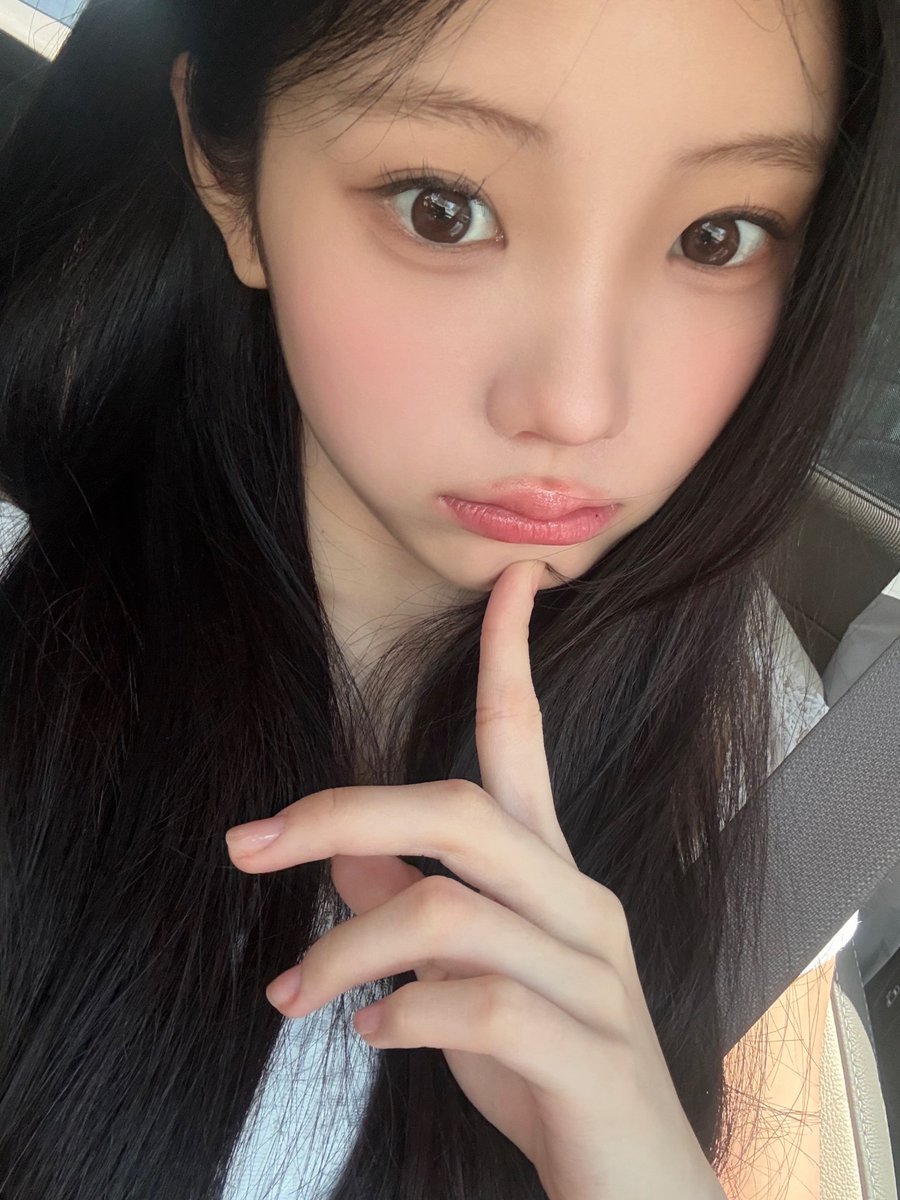 illit_planet's tweet photo. なんでこんなかわいいの😍

#illit https://t.co/hErQEl2NCA