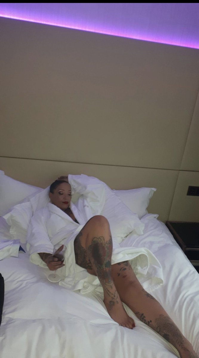 Darkmoon13tatts's tweet photo. I do enjoy a free hotel
#cashmeets #paypigs #humanatm #findom
#footlovers #tattedbaddie #tattedfeet #blackgoddess #ebonysoles #maturefeet #sexysoles #rtsessions #footfetish https://t.co/kTioFOOrW9
