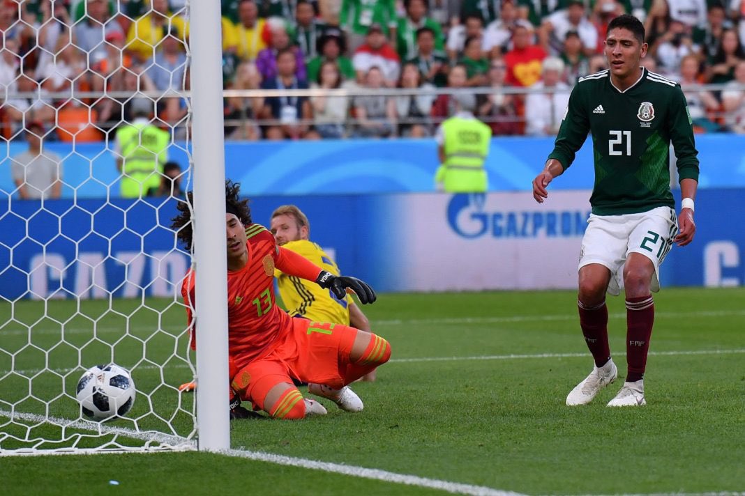 novuelveee's tweet photo. Aquí las mejores jugadas de nuestro capitán en todo el tiempo que ha jugado en la selección mexicana 🔥🫡 https://t.co/hKkw670faZ