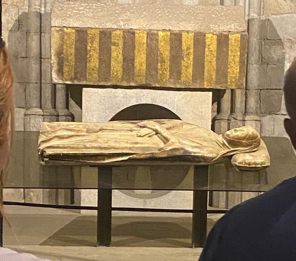 Sindicat_AMRC's tweet photo. Segona sessió del curs a Girona  "Culte, art i arquitectura cristiana a la Girona medieval i moderna: del passat remot al present educatiu".Amb el nostre formador i company el Dr.Miquel.A.Fumanal. Avui el descobriment dels tresors culturals de la nostra catedral de Girona. https://t.co/iVydQTrG54
