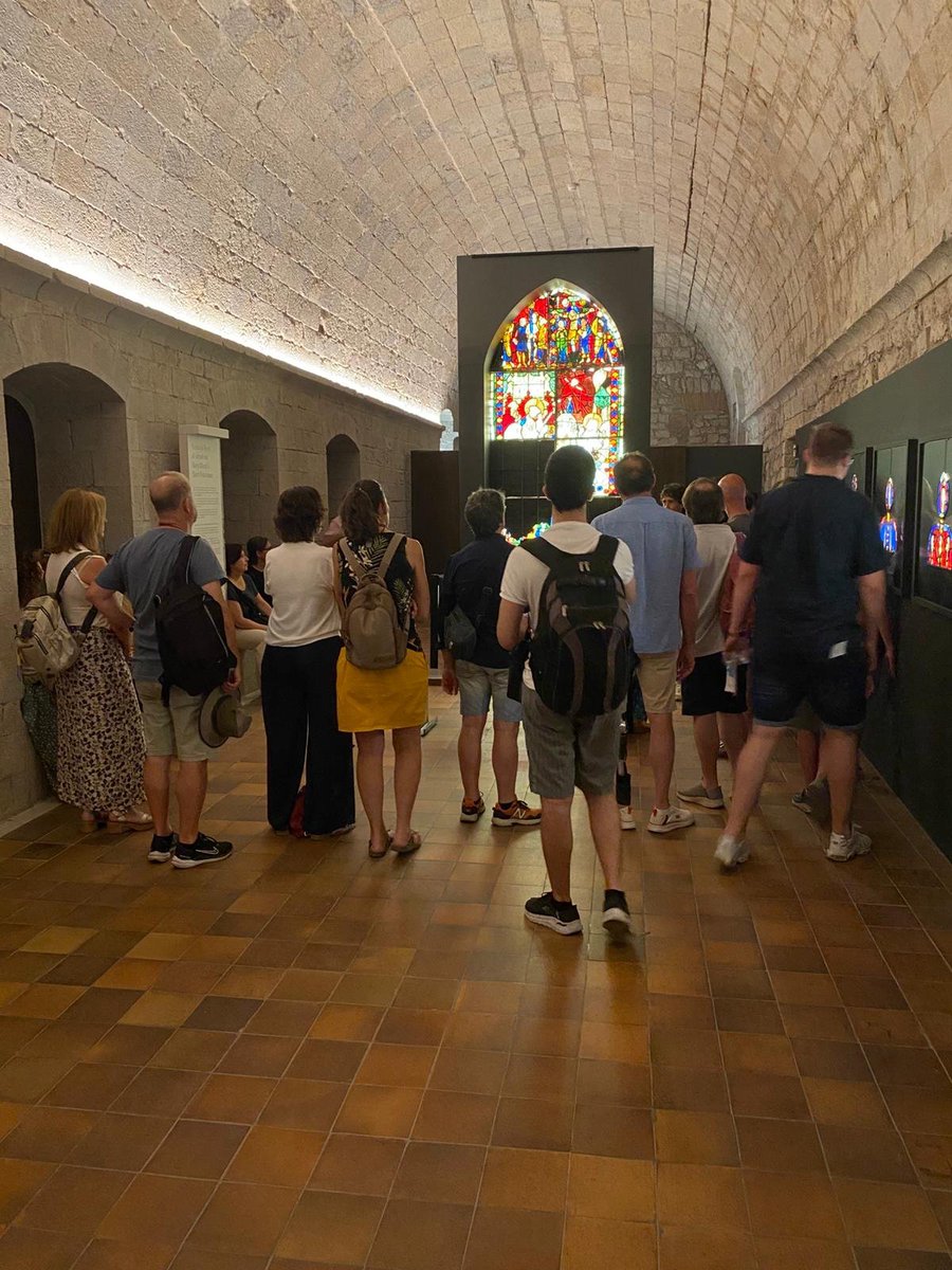 Sindicat_AMRC's tweet photo. Segona sessió del curs a Girona  "Culte, art i arquitectura cristiana a la Girona medieval i moderna: del passat remot al present educatiu".Amb el nostre formador i company el Dr.Miquel.A.Fumanal. Avui el descobriment dels tresors culturals de la nostra catedral de Girona. https://t.co/iVydQTrG54