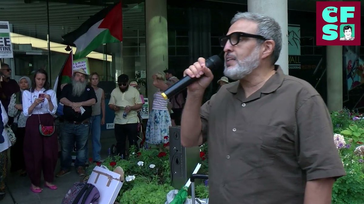 CrispinShow's tweet photo. Heroic doctor being victimised by the General Medical Council
👉 Dr Ghassan Abu Sitta was in Gaza as Israel launched missile attacks on a hospital where he was working, saving lives in unbearable conditions.

He should be awarded an honour!

Insresd, the GMC is working with Lawyers for Israel to strip him of his medical  licence on the back of spurious allegations.
Watch 👇