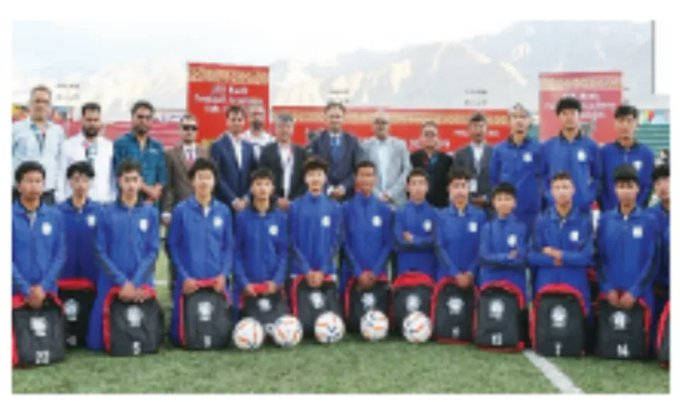 rayaan958's tweet photo. It was inspiring to meet our young footballers! Their passion, discipline and determination reflect the bright future of Jammu & Kashmir! #Tabaahi #Pune #HaalandOnZee5 #Samsung #AamirKhan #jeetjaoge #ENGvAUS #RaoBahadur #amarnaathyatra #kashmir
@KashmirLife
@kashmirdotcom https://t.co/XvZVtkHfzr