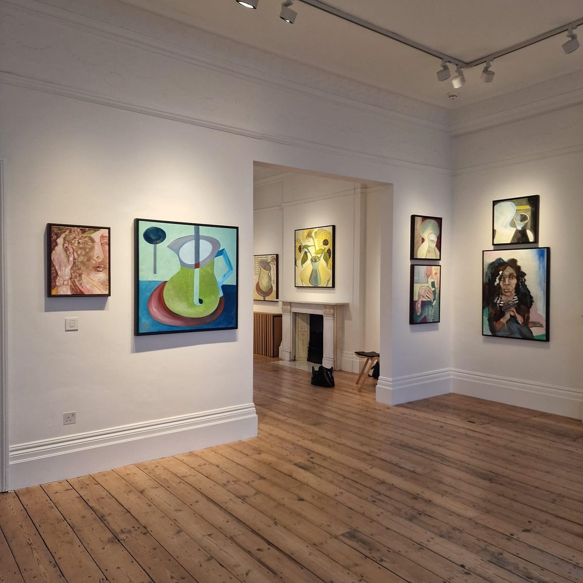 ChrissieHynde's tweet photo. Looking back on Chrissie's previous art showcases 'Hynde Sight'. In case you missed it Chrissie Hynde: On Canvas was announced to be coming to Edinburgh this August!

Find out more: https://t.co/tDvXcxn2u3 

-CHHQ https://t.co/IFTsE3TAXp