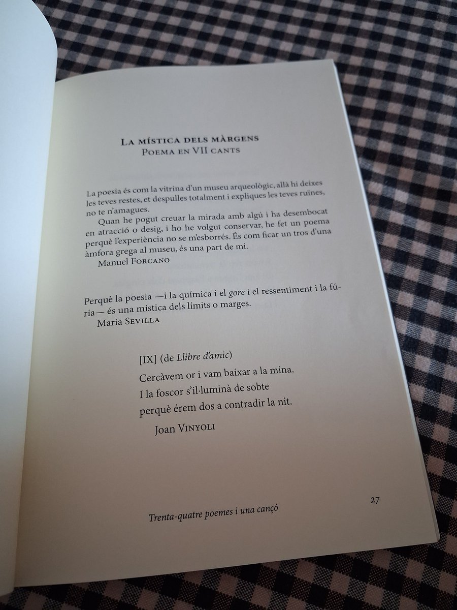 carmecruelles's tweet photo. Aiguatge i La mística dels màrgens a UN-I-VERS de Benifallet. Buits que sempre s'omplin amb traça i la bona companyia d'artistes com Anadon, Peirot, Gavaldà... https://t.co/qQBZ9aSxOv