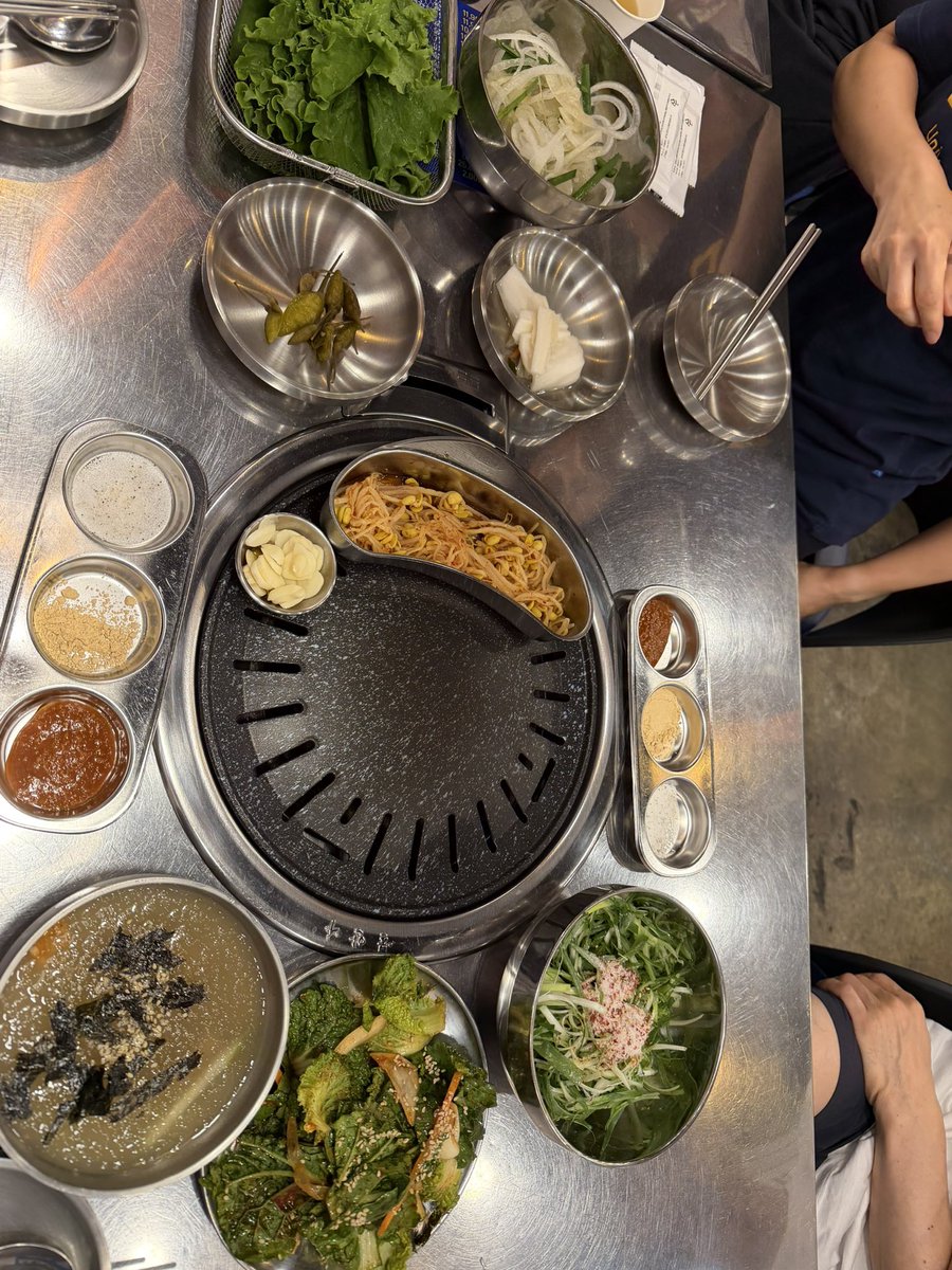 egg12version's tweet photo. 오랜만에 먹은 고기는 맛있을 수밖에 없어요🍴 https://t.co/sfObnk0AI3