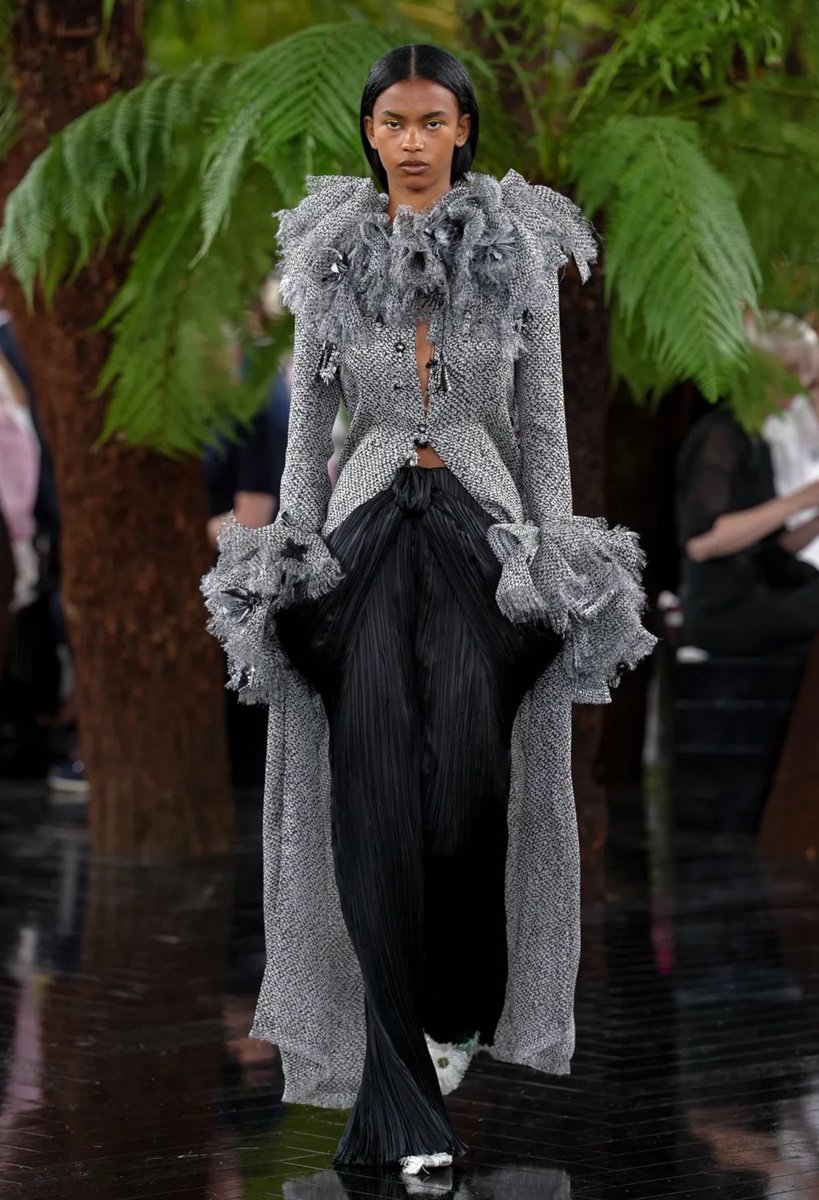 Lesflappers's tweet photo. Dior couture FW26 by Jonathan Anderson https://t.co/b9jE1793pi