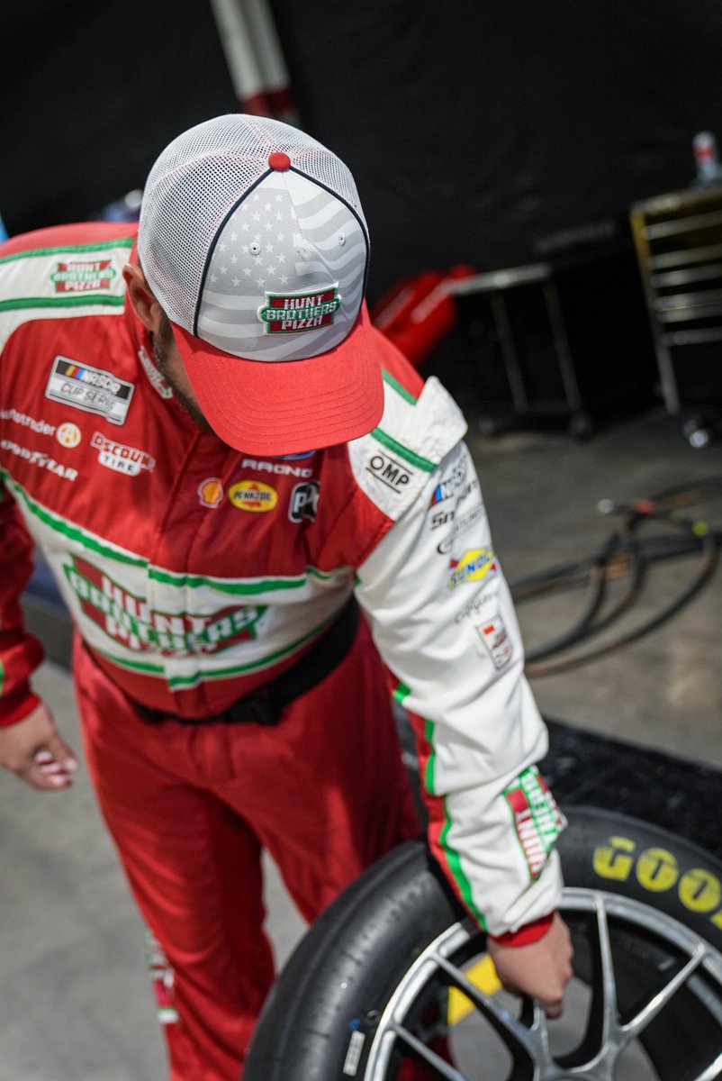 hbpizza's tweet photo. What better way to celebrate our birthday month than bringing the heat to Atlanta this weekend? 🇺🇸

Enter to win an Americana hat signed by @joeylogano: https://t.co/NhhECYBzb2

The same hat the No. 22 team will wear Sunday. 💪

*We will NEVER ask for credit card information https://t.co/dX85kglUFe