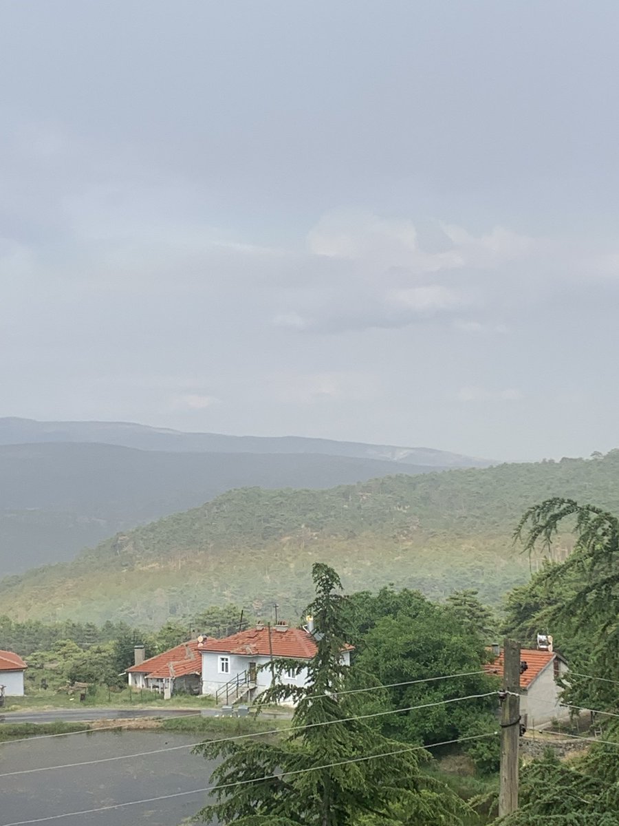 elcinkaderoglu's tweet photo. yağmur,güneş,toprak kokusu,gökkuşağı.. https://t.co/lcWUBOxYJ0