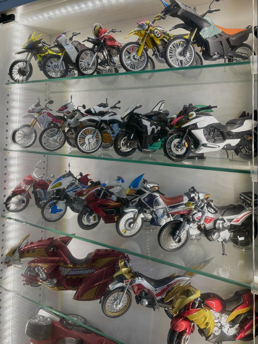 Shiki_kapal's tweet photo. カパルの巣に飾っていつも眺めてるマシーンの実車をこんなに間近でまじまじ観られて、しかも乗車もさせてもらえたなんて感動胸熱過ぎたお
( ¤̴̶̷̤́ Θ ¤̴̶̷̤̀ ) ✧
改めて誘ってくれた柴っこ氏ちょーちょーーーーっありカパールっ
#太秦映画村探訪 https://t.co/LJAlBP1Ofg