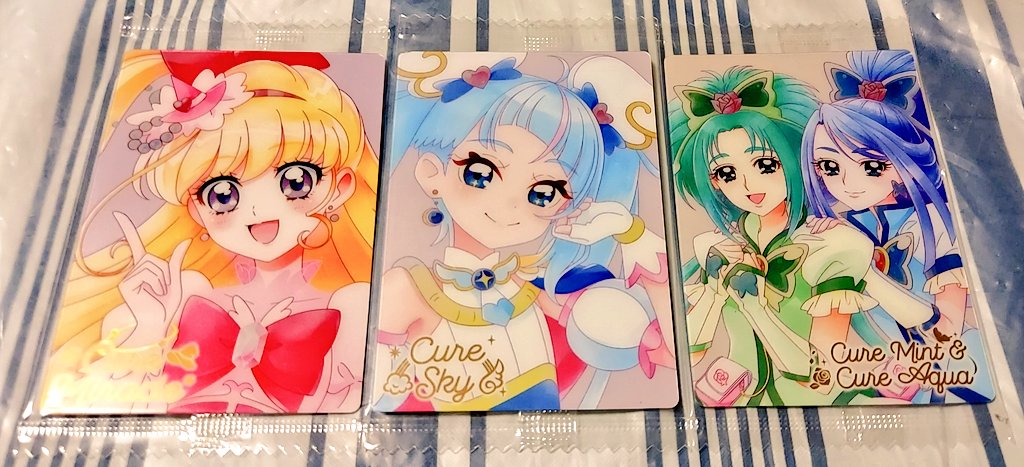 aya_pi_pi_pi's tweet photo. プリキュア　ウエハース　カード　交換
【譲】HR(ミラクル、スカイ、ミント&amp;アクア)
【求】HR(ズキューン、アンサー、グレース)
まとめて交換を希望しております🥺
グレースのみの場合はミント&amp;アクアとの交換でお願いいたします🙏 https://t.co/ew3ABz9e2P