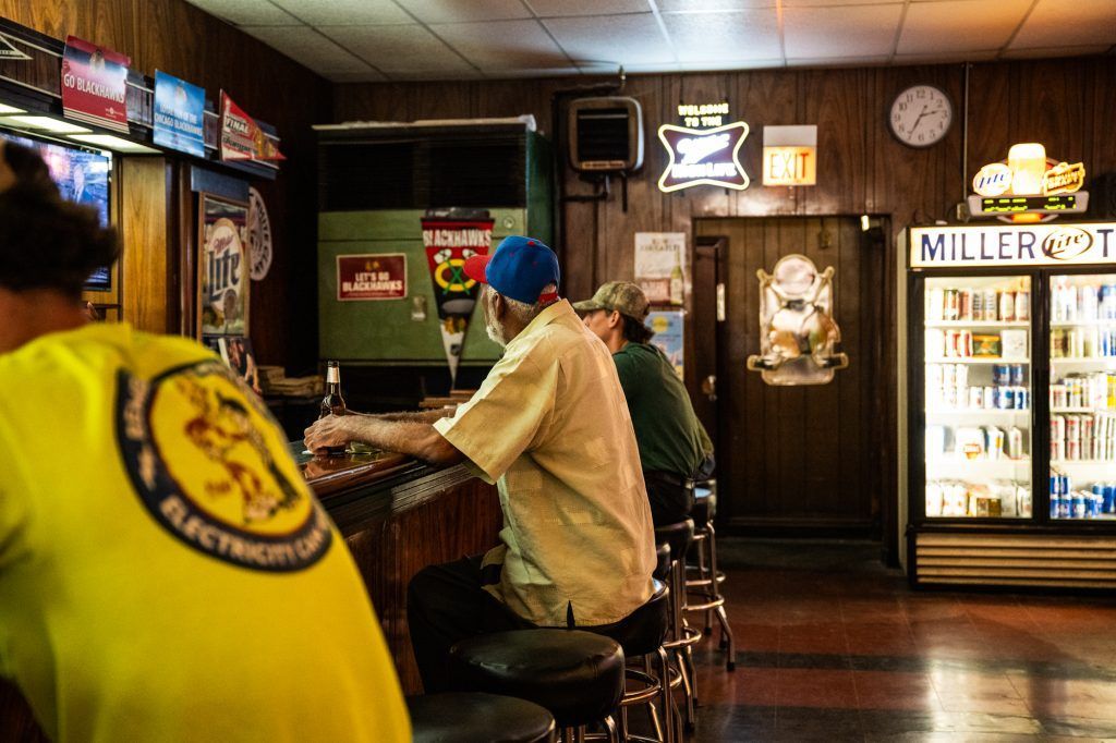 BlockClubCHI's tweet photo. Meet the man behind the Sky Ride Tap, the Loop’s last real dive bar. https://t.co/iZRSkZFY9E https://t.co/3MqbtZemZc
