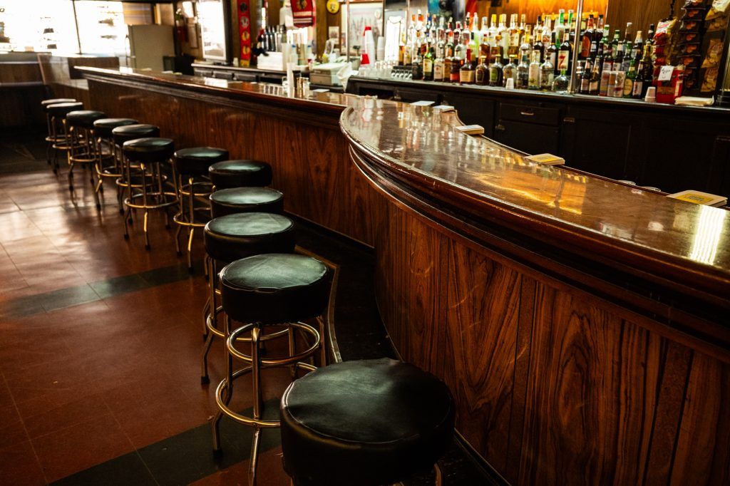 BlockClubCHI's tweet photo. Meet the man behind the Sky Ride Tap, the Loop’s last real dive bar. https://t.co/iZRSkZFY9E https://t.co/3MqbtZemZc