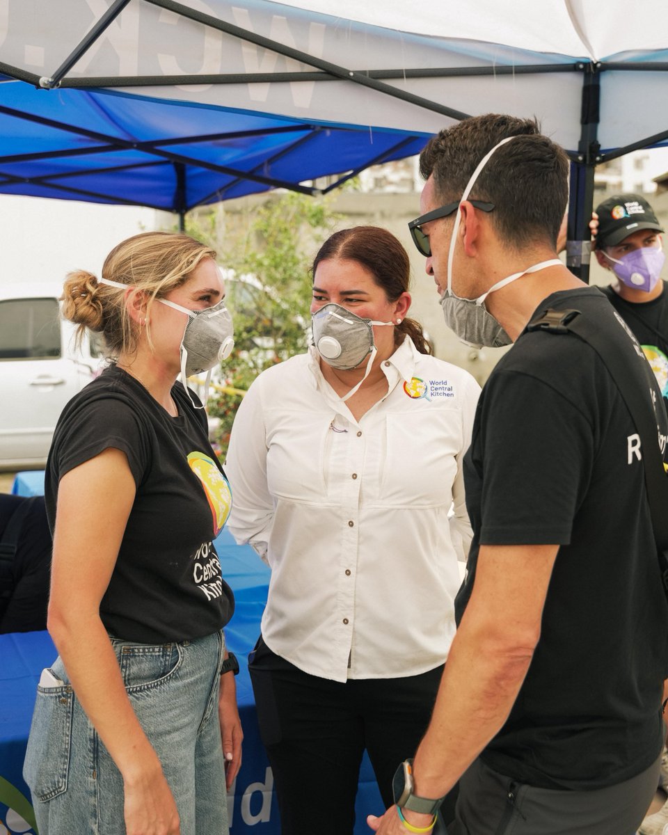WCKitchen's tweet photo. WCK’s Chef Karla Hoyos is in Venezuela today delivering fresh meals to families and first responders at distribution sites in La Guaira. She first responded with WCK after Hurricane Maria in 2017 and has been a critical leader at the organization ever since. Later this week, she’s joining a community of more than 20 of Miami’s top chefs in a show of solidarity for Venezuela and WCK’s ongoing response. The hospitality industry and chefs like Karla are often the first to raise their hands to help, whether on site or thousands of miles away. Learn more and buy tickets here: https://t.co/E7yHVede8i
#ChefsForVenezuela #FoodIsLife