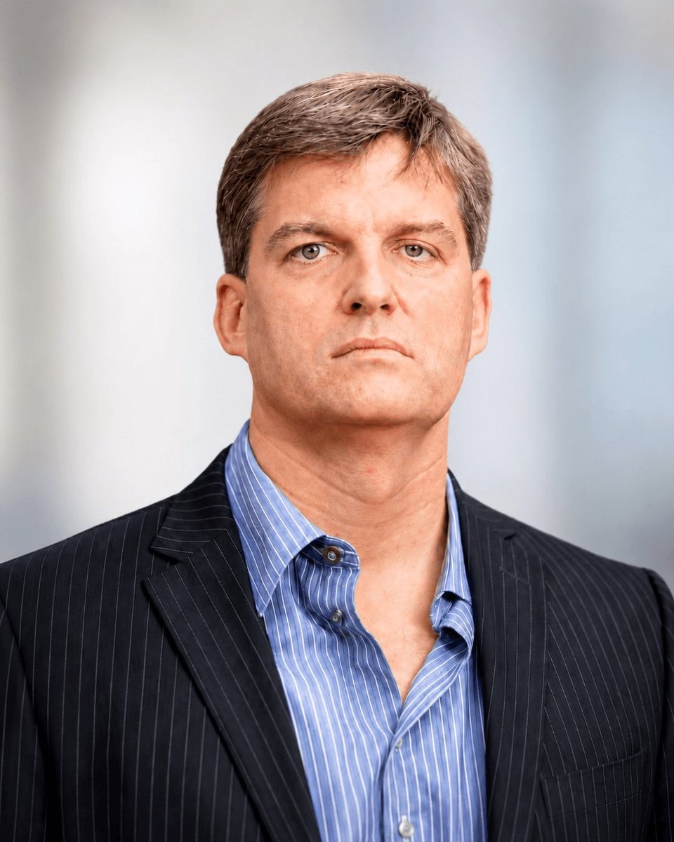 WatcherGuru's tweet photo. JUST IN: Michael Burry says the end is near for AI stocks. https://t.co/SaGkSloKSm
