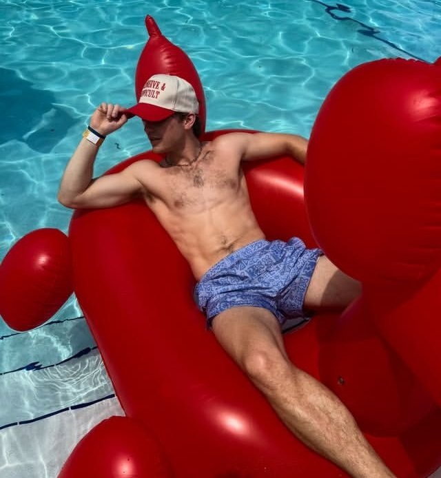 ManYeager68118's tweet photo. Summer time 🌟😎 https://t.co/Q4xHG349ho
