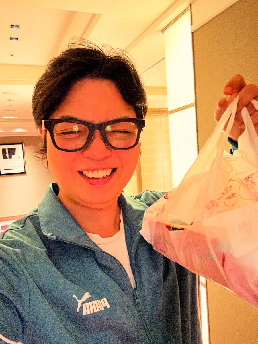 yatz_official's tweet photo. さぁ〜ピザもロケットナウで届いたし,34歳を迎えた,独身貴族のパーティを開始します.やっぱりお台場エリア,めっちゃ好きやわ,好きな場所で好きな物を食べて寝る.

YATZ(やっつ)公式チャンネル

https://t.co/8KlCoY53xU

#yatz #やっつ #ANANTS #あんあんつ https://t.co/nfwvdsCqrW