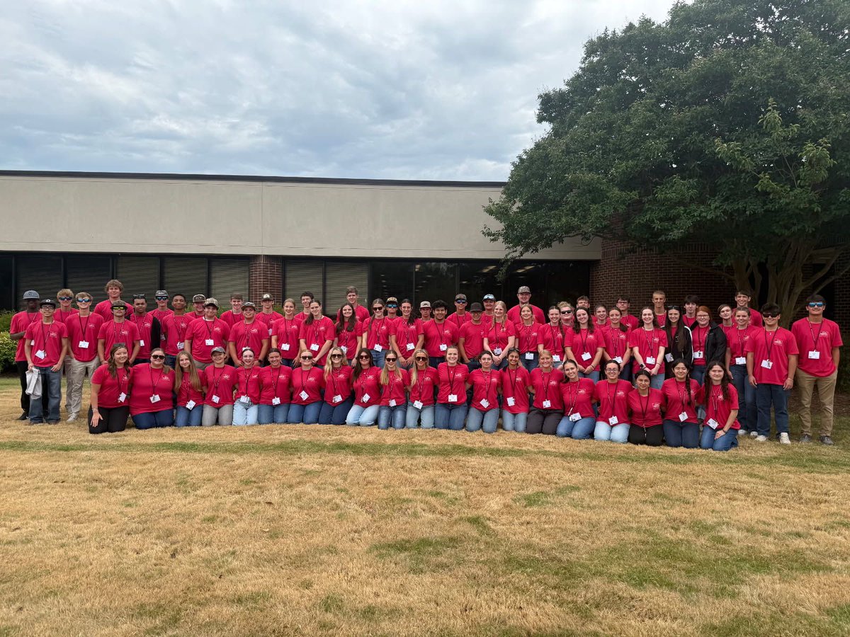AHSNCState's tweet photo. Another successful year of the Institute for Future Agricultural Leaders is in the books!🌱🎉
Thanks to the continued support of NC Farm Bureau, 67 students spent the week building leadership skills, exploring careers in agriculture and making a difference through service. #IFAL https://t.co/eebh4Wtm6X