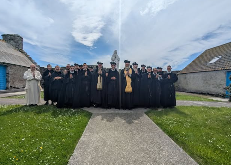 obscat's tweet photo. 🚨Seguindo a FSSPX, Redentoristas Transalpinos realizarão ordenação episcopal sem mandato pontifício.

O Papa Leão XIV enfrenta, um dos maiores desafios eclesiais: preservar a unidade da Igreja. https://t.co/t97S0gw1tn