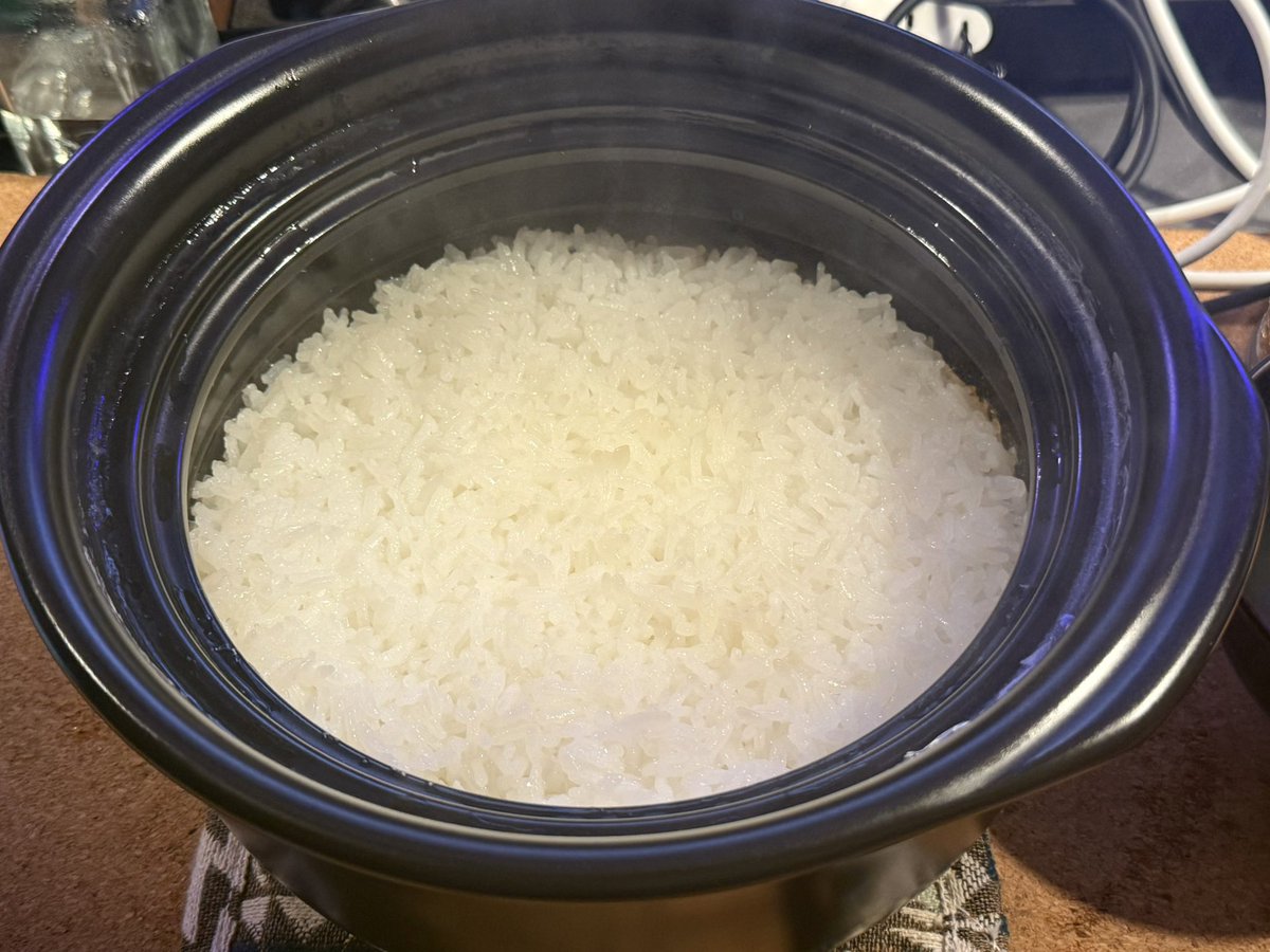 Milan_Kestrel's tweet photo. 土鍋ご飯🍚 https://t.co/3XdXOkF8su