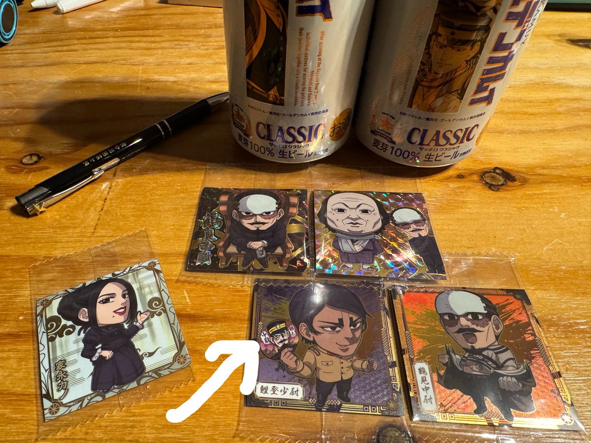 schweisssen's tweet photo. 推しの推しを引き当てまくるパイセン。私がウルトラレアを当てたら、人ぴ着た鶴を当て、シークレットまで引き当て、更に鶴メンコ持った鯉まで引いてしまうという。鶴コンプですwありがとう😭 https://t.co/9rNZYPEs96