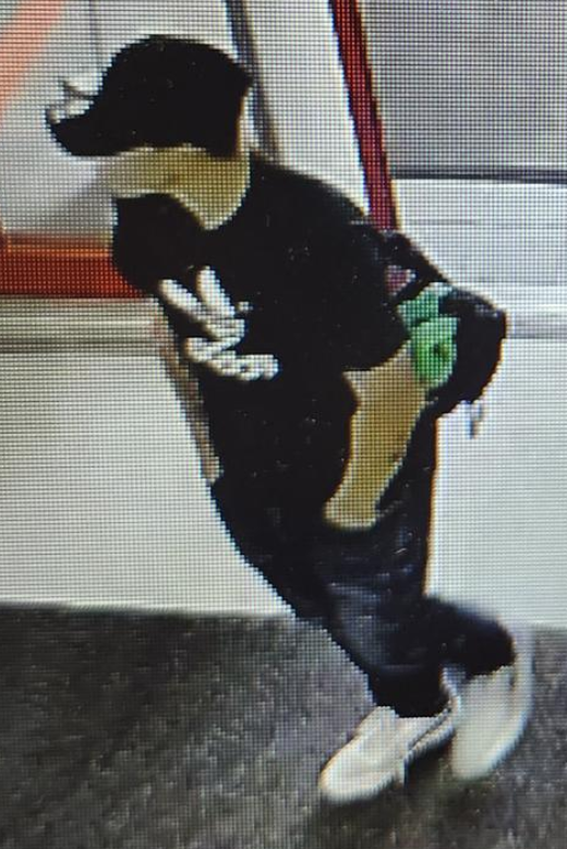 YRP's tweet photo. Suspects For Identification Following Commercial Robbery in Richmond Hill 

Full details here: https://t.co/HmvybsjKYJ https://t.co/mLI9aT0xdP