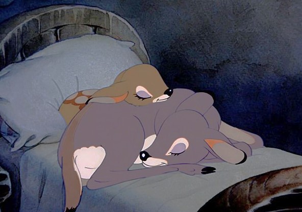 dreamyyarchive's tweet photo. there's something so comforting about old cartoon sleeping scenes https://t.co/kK7pyVTtlL
