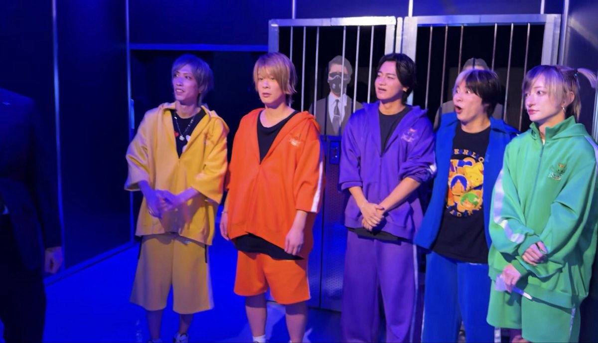 chibi722riapi's tweet photo. 最後本物ハンター出てきた時🕶️
かちょ様気付くの速くて表情可愛いし🥹💙
やっぱりハンター4回やってるだけあるよね🤣
神はダントツで"🙏🏻"速くて笑った🤣
かちょ様もフィジカル負けてないよ？💪🏻🦵🏻🔥
逃走中出演とかあるのかな？🤔
めっちゃ見たい🥹💞
🐴午年ブラザーズ🐴揃って出て欲しいな〜💙🫶🏻💛 https://t.co/uQE7kK3rkz