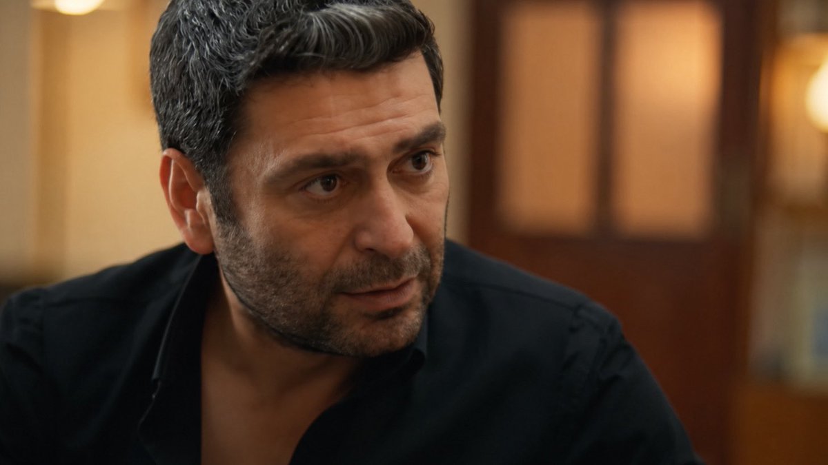 simeranyadts's tweet photo. - Ben seni ne kadar tanıyorum? Kimsin sen?
—
“Benim karımsın. Nefesimsin”
“Sen benim hayatımın kadınısın.”
“Benim Anka’msın.” https://t.co/g3katvGTxo