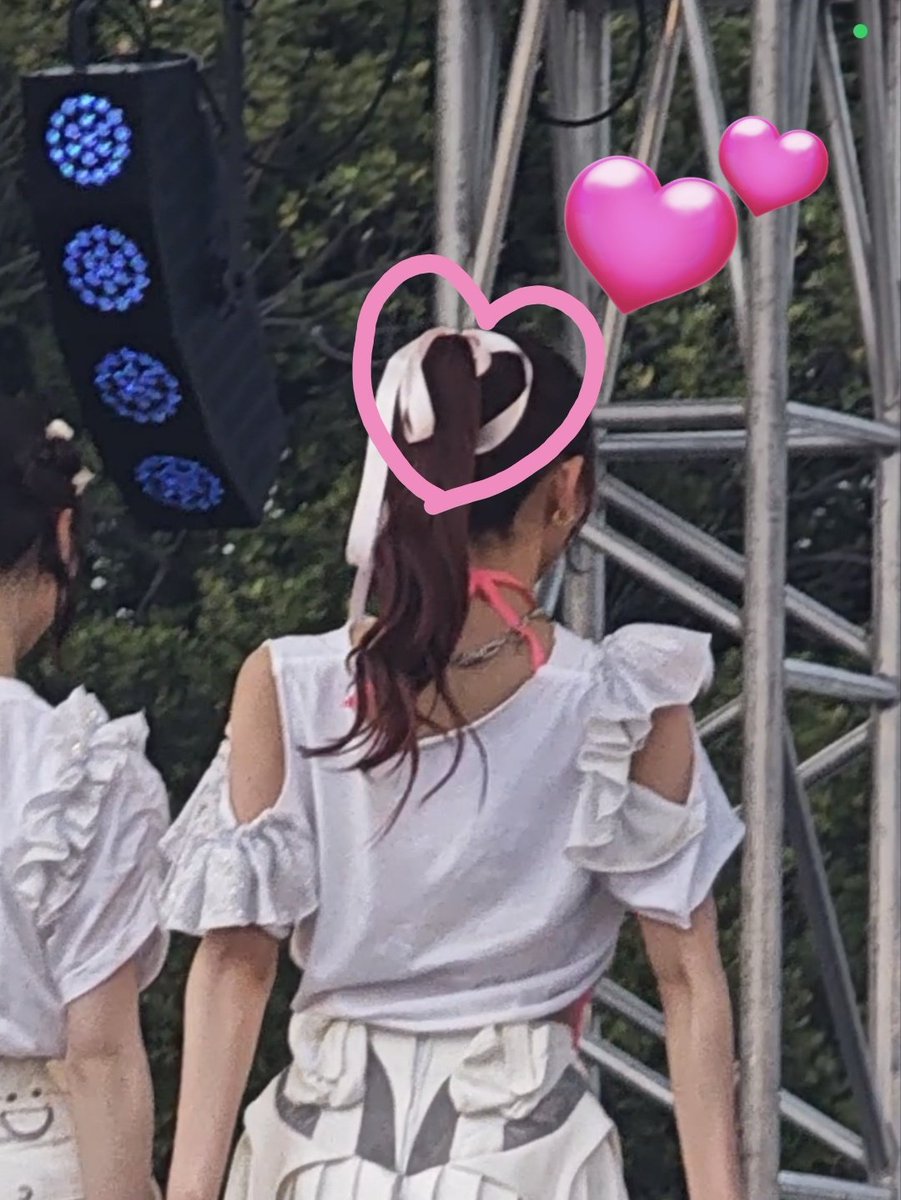 hekosuke2525's tweet photo. BeachOpening久々すぎて今日だけで50回以上動画見てたらに��さんのリボンが奇跡的に🩷になるタイミングを発見して��人で舞い上がっている🫶
#にことニコニコ話
#ホワスピ
#BeachOpening https://t.co/0cPnFGDYV5