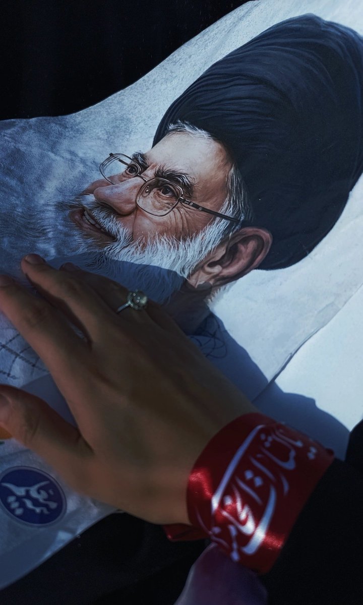 naf_as7's tweet photo. آقای ما برای همیشه از تهران می‌رود😭
فی امان اللّه 💔
#حی_علی_التهران https://t.co/wCIibxQku6