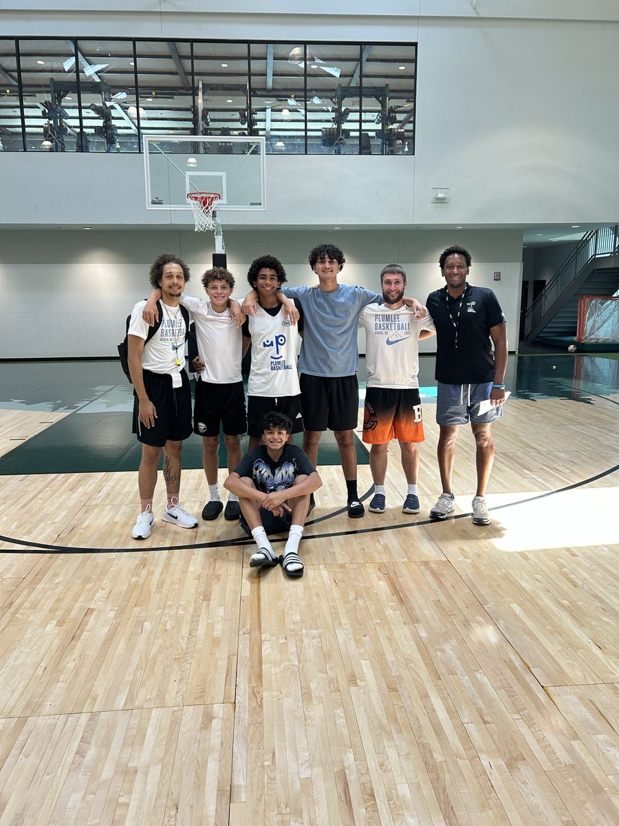WCDS_Basketball's tweet photo. Great week at the Plumlee Basketball Camp!

WCDS was well represented by Anish Upadhyaya, Ali Shahmehdi, Riley Southern, Miles Glover, and Flynn Boone. Coaches Kris Carroll, Brandon Schlosser, and Dominique Boone also served as camp counselors.

#WCDSBasketball #BuildingWinners https://t.co/YGZGhdQaiH