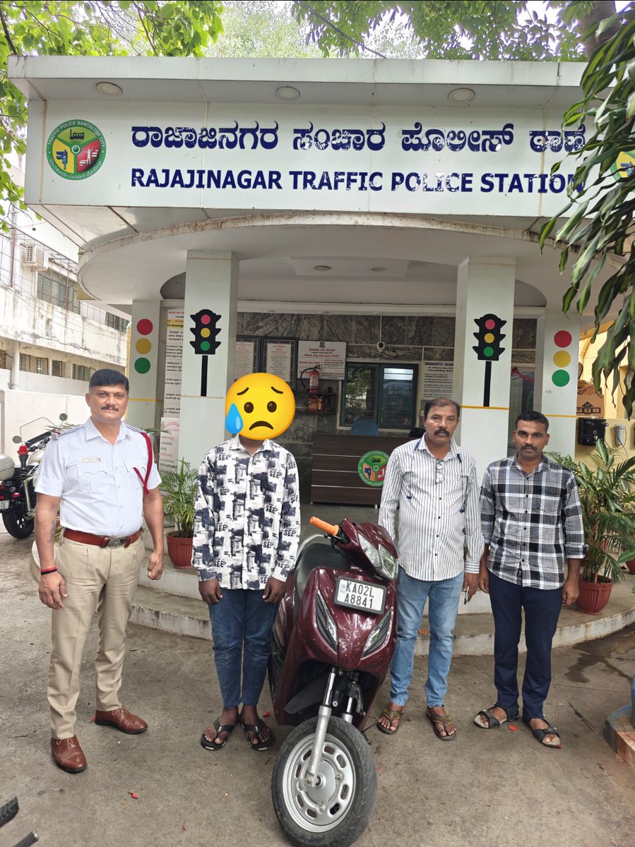 rajajinagartrps's tweet photo. ರಾಜಾಜಿನಗರ ಸಂಚಾರ ಪೊಲೀಸ್ ಠಾಣಾ ವ್ಯಾಪ್ತಿಯ, ಡಾಕ್ಟರ್ ರಾಜಕುಮಾರ್ ರಸ್ತೆಯಲ್ಲಿ, ಸಾರ್ವಜನಿಕರಿಗೆ ತೊಂದರೆ ಆಗುವ ರೀತಿಯಲ್ಲಿ ಅತೀ ವೇಗವಾಗಿ ಮತ್ತು ಅಜಾಗರೂಕತೆಯಿಂದ, ವ್ಹಿಲಿಂಗ್ ಮಾಡಿರುವ ವಾಹನ ಚಾಲಕ ಮತ್ತು ವಾಹನವನ್ನು ಹಿಡಿದು, ಮೊಕದ್ದಮೆ ಸಂಖ್ಯೆ 62/2026 ವ್ಹಿಲಿಂಗ್ ಪ್ರಕರಣ ದಾಖಲಿಸಿ, ಕಾನೂನು ರೀತ್ಯಾ ಕ್ರಮ ಕೈಗೊಂಡಿರುತೇವೆ. https://t.co/RQqHMFbWnX