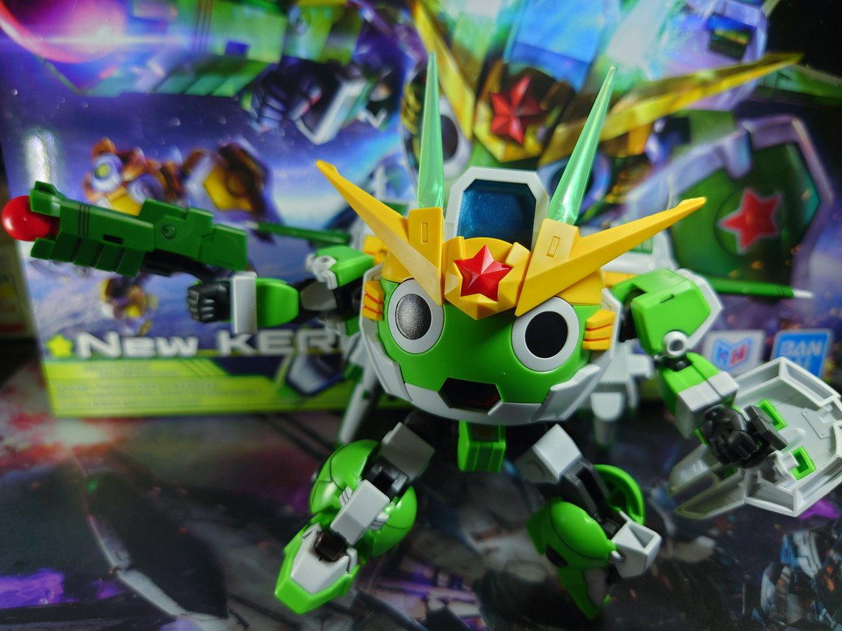 Revo_KEN's tweet photo. HGケロプラ Newケロロロボ完成！

軽く墨入れと部分塗装だけしました
ポリキャップレスなので最近のガンプラと手触りは一緒ですね
色分けがほぼパーツ分割なのでその点も良かったかと
ただ当日子供達が手に取りやすかった価格帯だったのがこの価格だと中々⋯
SEED撃ちは流石に厳しかった(笑) https://t.co/0E14hXSnOi