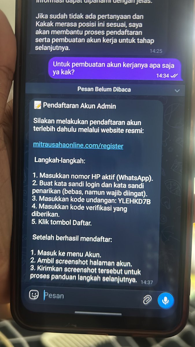 Ad__liaday328's tweet photo. Hati2 yg cari loker WFH ini akun scam semua, ketaun langsung gw di blok 😅 sekarang kalaian bisa cek di google atau gemini buat cari tau dia nipu atau gk. Masalahnya juga janggal minta daftar di link yg dia kirim niat bgt mau bajak data diri kita. Tobat lu semua 
WFH loker https://t.co/UQs5SkY9wP