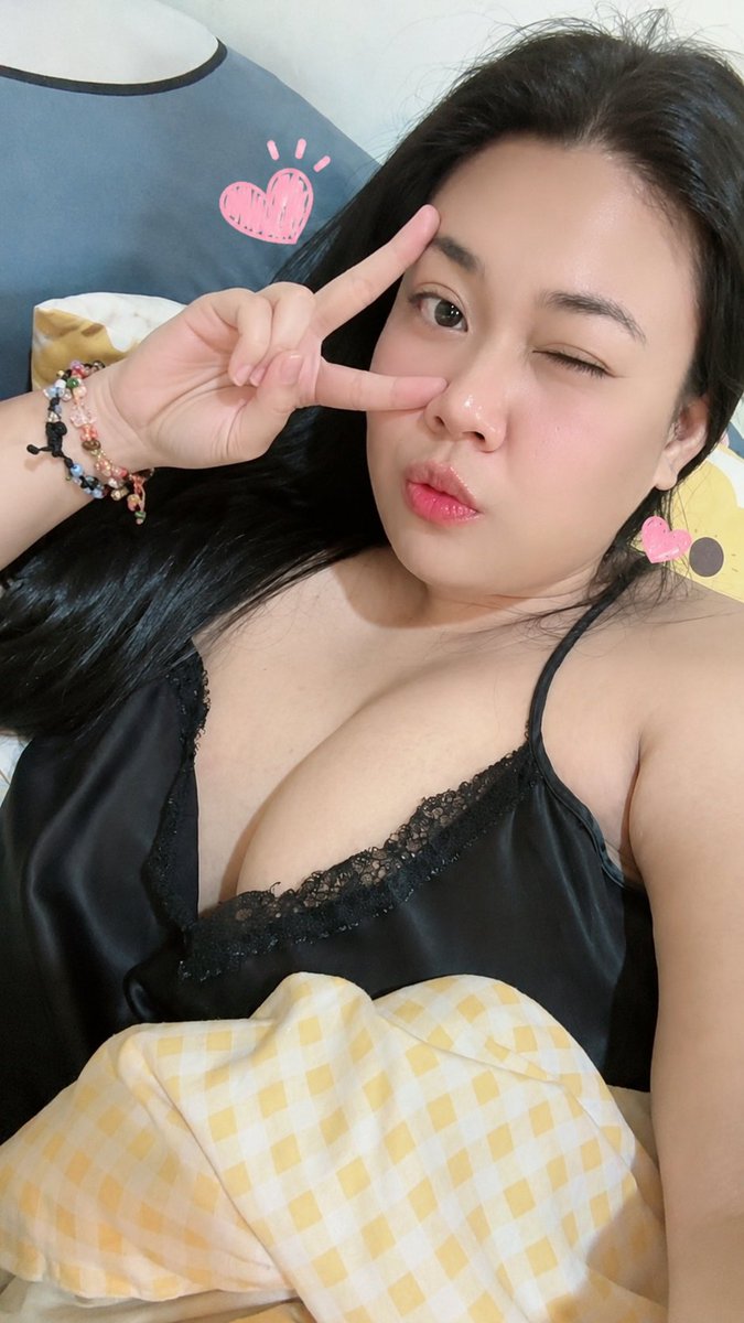 halu3bi's tweet photo. Cho hun 1 miếng https://t.co/jmpMtcrki4