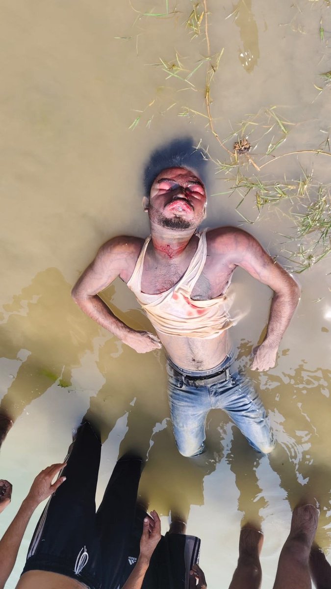 MohdArb19221129's tweet photo. "छोटी घटनाओं पर मिनटों में ट्वीट करने वाली @bijnorpolice की सोशल मीडिया सेल बिलाल की 'ऑनर किलिंग' पर गूंगी क्यों बहरी बनी हुई है? क्या कातिलों का रसूख आपकी उंगलियों को रिप्लाई करने से रोक रहा है? आज @digmoradabad को सब बता दिया है, अब चुप्पी काम नहीं आएगी! @dgpup @Uppolice @CMOfficeUP @Comm_Moradabad 
@AmitKum95583392 @News18UP @Live_Hindustan @BoltaHindustan 
#justiceforbilal 
#bijnorepolice
#honorkilling
#moradabadpolice