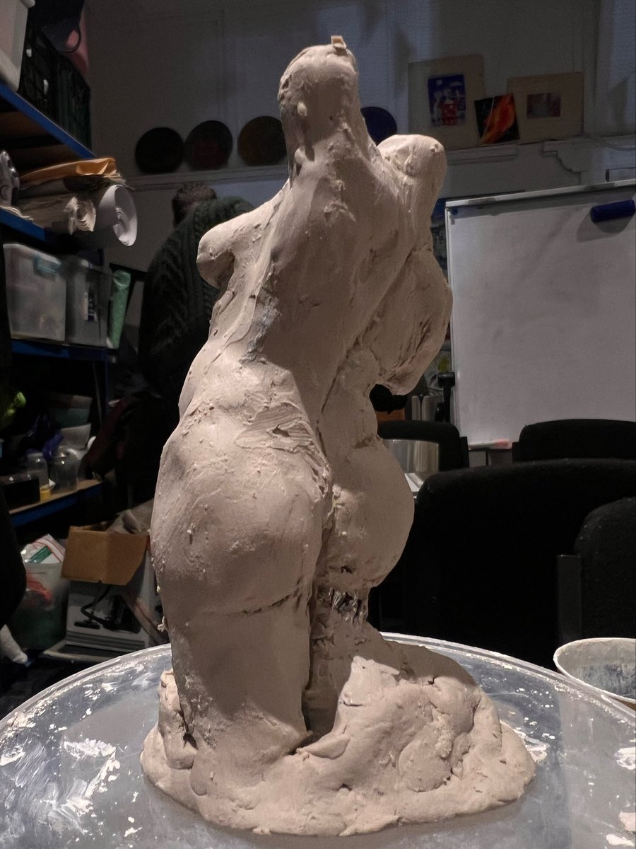 m34t_grind3r's tweet photo. sculpting human body with clay class results :) (with obvious inspiration from yours truly) https://t.co/NC9BWRMkMG