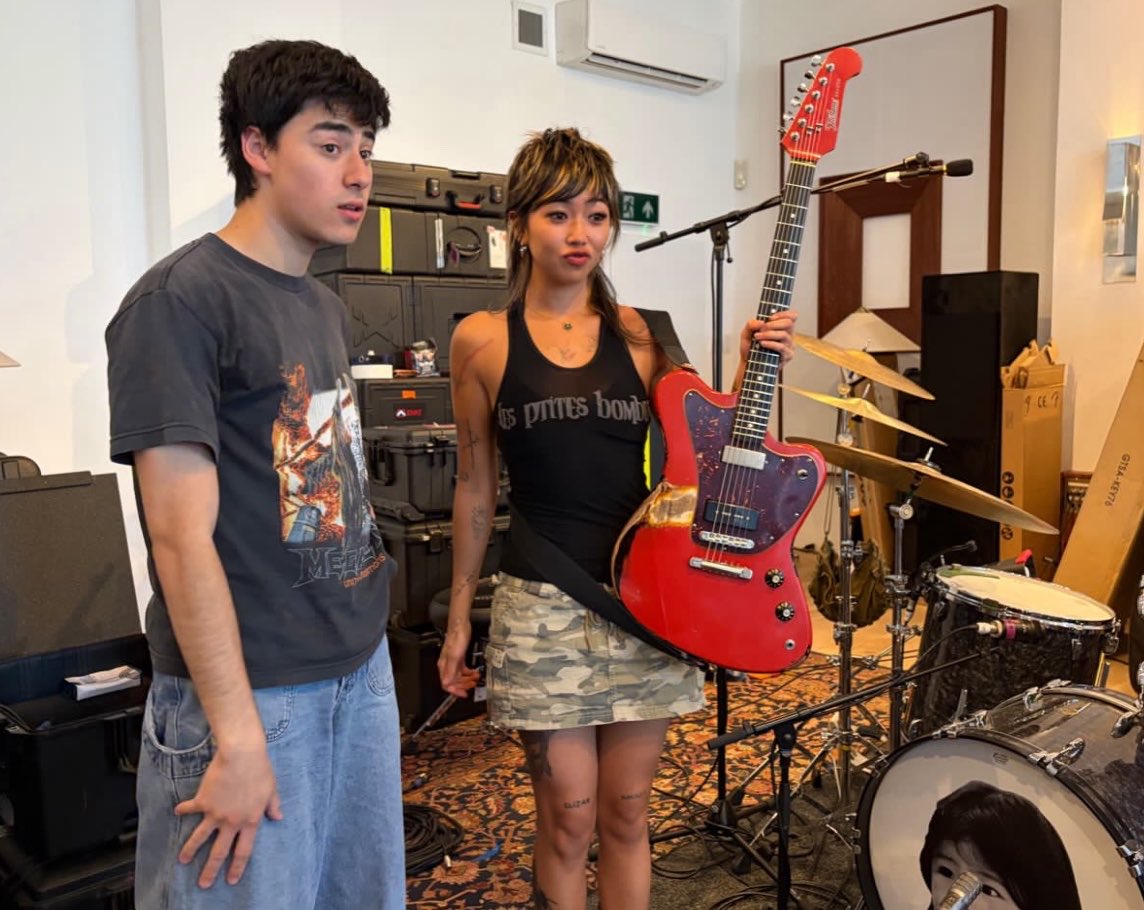 illicitiwy's tweet photo. 😛🎸 https://t.co/ocwAuSgmDe