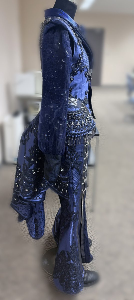 ado1024imokenp's tweet photo. Aoで2日間着用いたしました衣装になります。

本編衣装

今回本編衣装はtanakadaisukeのデザイナーでありますタナカさん@tanakadaisuke18 に携わっていただきました。 https://t.co/V3d8B2e3UF