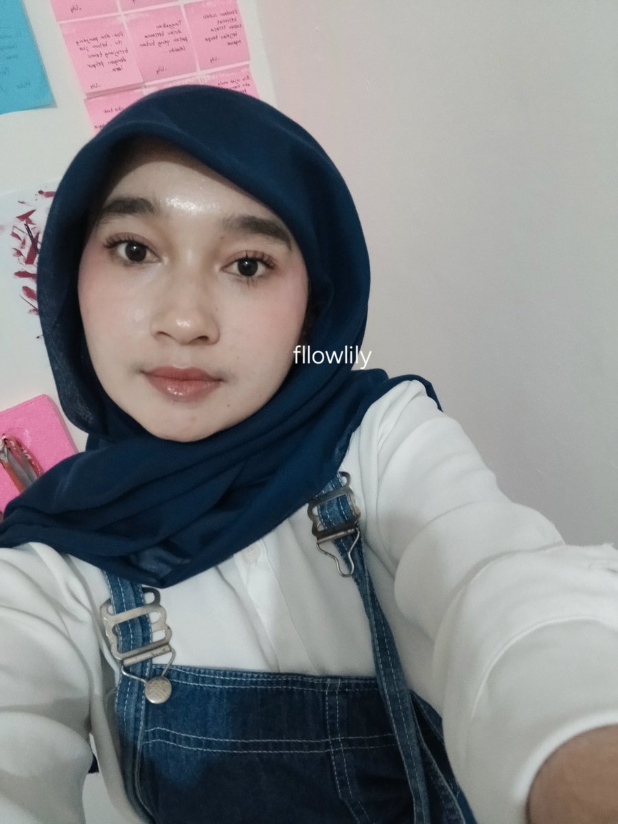 fllowlily's tweet photo. nanti ya kalo udah pede baru foto sambil senyum https://t.co/ohQHDDb3C1