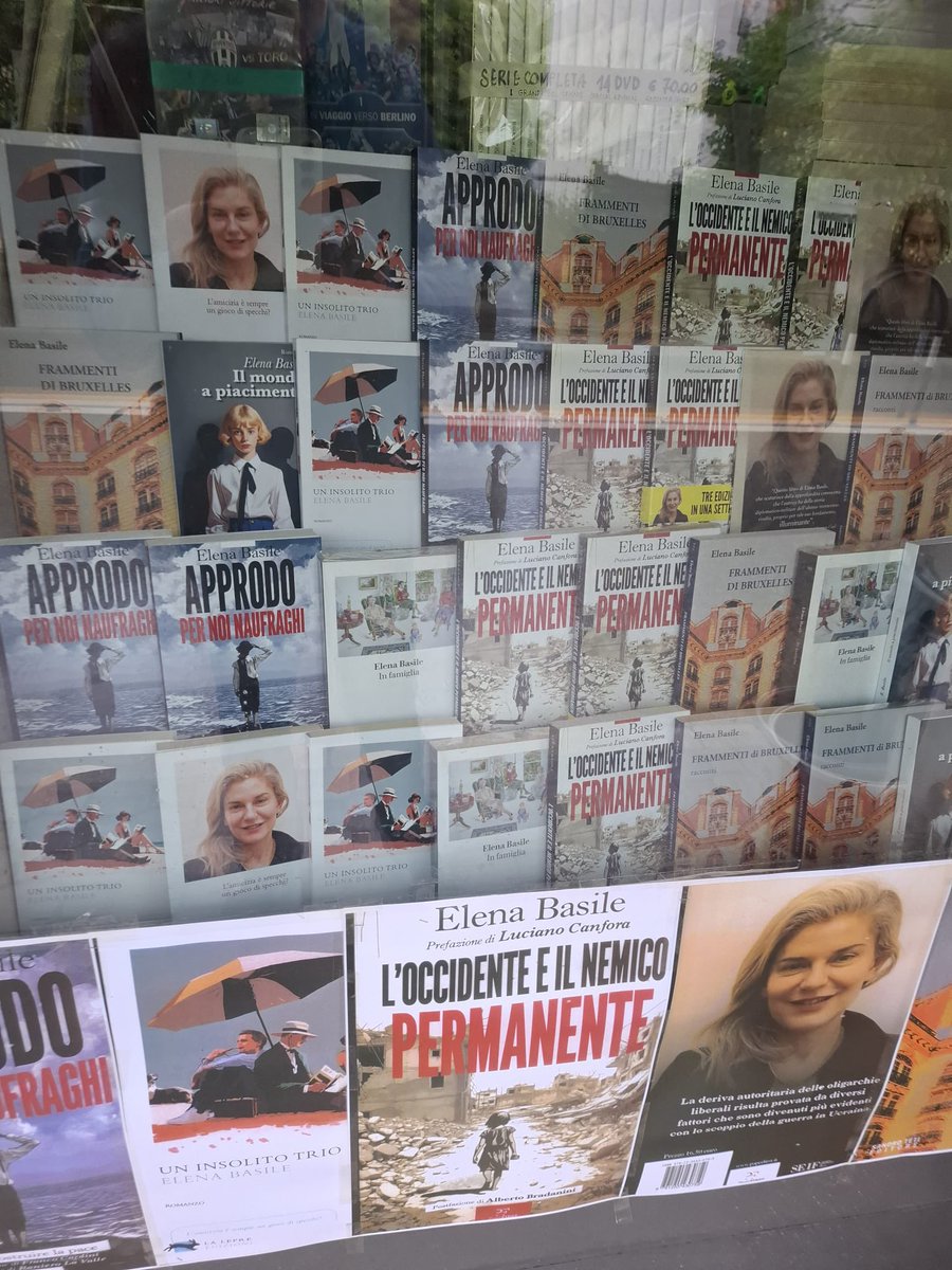 ElenaBasileIT's tweet photo. Già #Trump umilia la #Meloni

La sua verità è eversiva

Piace al popolo MAGA

È anarchica

Mostra l' ipocrisia dei burattini nostrani

Perchè lo fa?

1) è un bullo maschilista fascistoide ( ma risulta simpatico)

2) non teme l' Italia che conta poco e ha il risparmio a Wall Street

3) perchè i comportamenti della #pdc sono stati giri di valzer tra destra trumpiana e stato profondo dei DEM dei @EmmanuelMacron @_FriedrichMerz @UE

Con poca dignità ha cercato di ingraziarsi #Trump negli incontri multilaterali

Mi vergogno di questi politici e di questi giornali che hanno spinto l'Italia a inginocchiarsi ovunque a #Bruxelles come a #Washington

Naturalmente i politici si inchinano ciascuno col proprio stile

Quello della Meloni?
No comment!

#Russia
#GazaGenocide‌