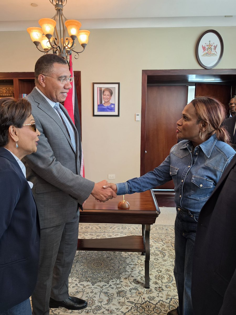 AndrewHolnessJM's tweet photo. I met with Prime Minister Kamla Persad-Bissessar in Trinidad while on my way to the CARICOM Heads of Government Meeting. I also met her Ministers and other officials of the Government of Trinidad and Tobago. https://t.co/skxoeM4z7G